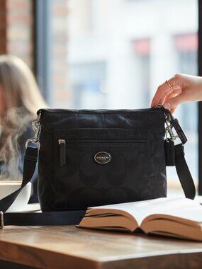 Vintage Coach Black Getaway Crossbody Bag